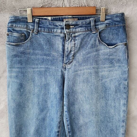 CHICOS Womens plus size denim capris - Picture 2 of 7